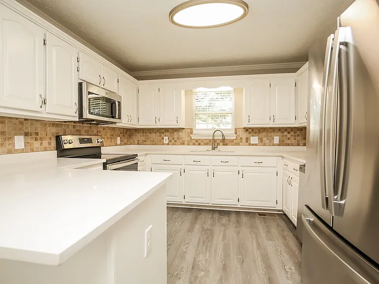 2431 English Hill Dr — Photo 8