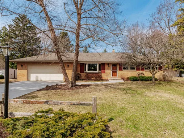 13348 West Nicolet DRIVE, New Berlin, WI 53151
