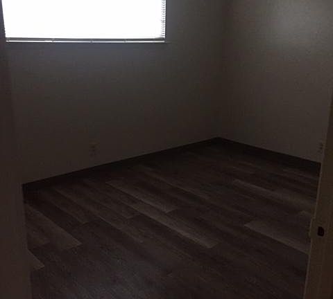 4th image of 251 Selwyn Dr