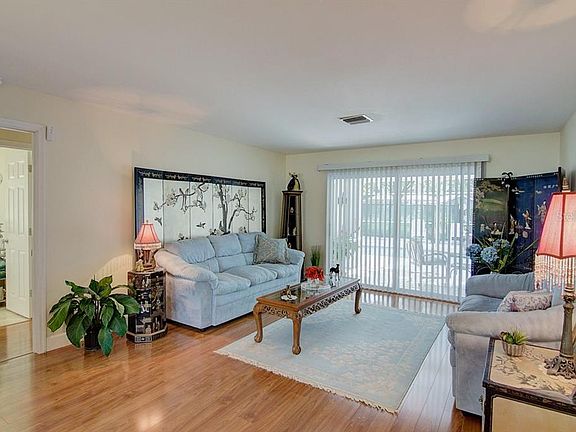 5th image of 1202 Lexington Dr
