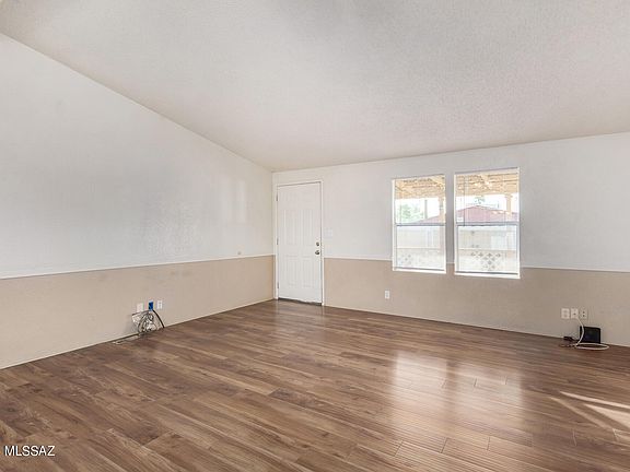 5th image of 2701 W Carnauba St