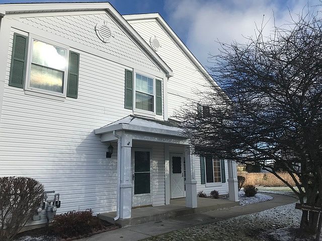 1st image of 729 Fieldcrest Dr Unit B