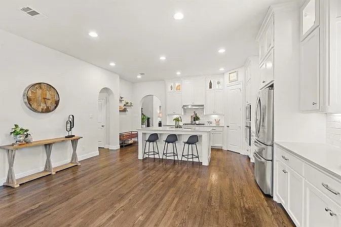 4701 Hill Meadow Rd — Photo 2