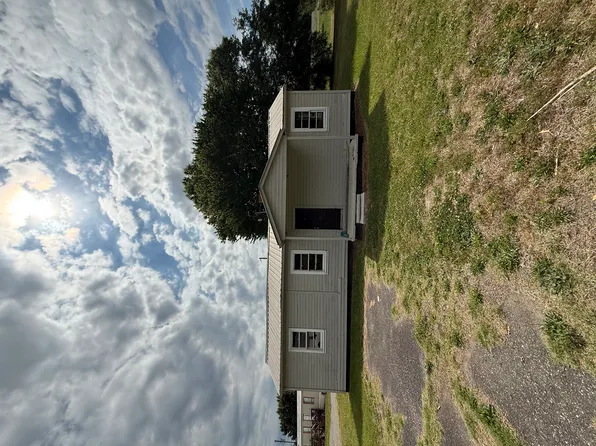 702 Kawasaki Ct, Dallas, NC 28034