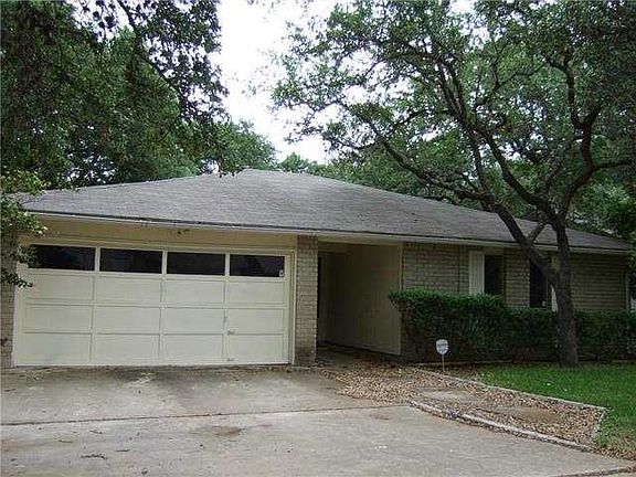 3rd image of 10015 Woodland Village Dr
