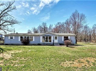 1035 Water Dr, Hanover, PA 17331