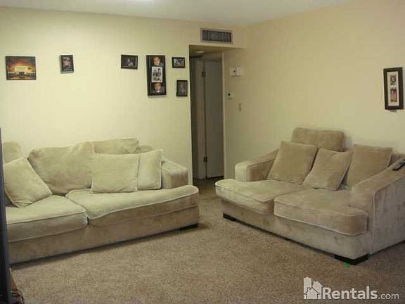 2nd image of 442 N Hall