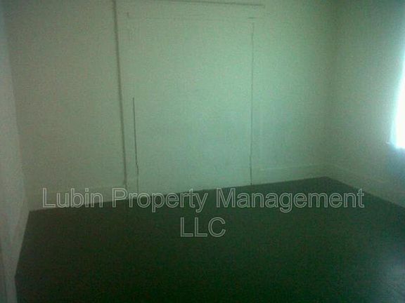 3rd image of 26 E McKellar Ave