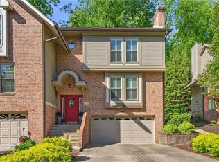 266 The Pines Dr, Pittsburgh, PA 15243