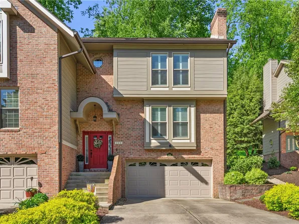 266 The Pines Dr, Pittsburgh, PA 15243