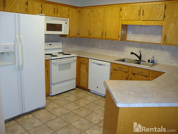 3rd image of 2406 Pixton Dr