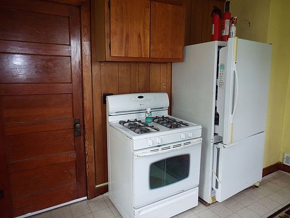 3rd image of 5158 D Ave