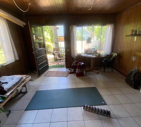 5th image of 261 E Coast Dr