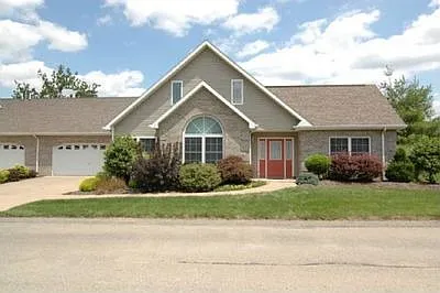 1020 Waterford Ct W photo 1