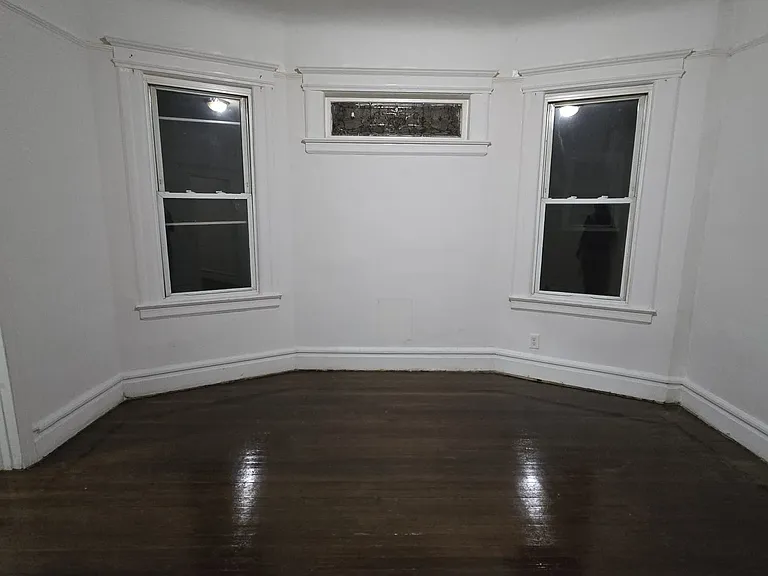 43 Treacy Ave #1 — Photo 4