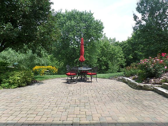 3rd image of 510 Laurelwood Dr