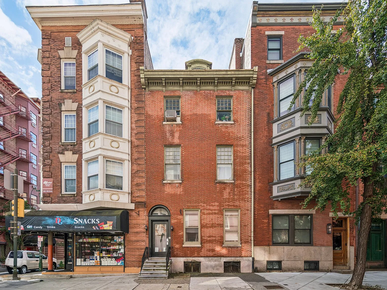 1 bed, 1.5 bath, 821 sqft, $2,250 — Photo 2