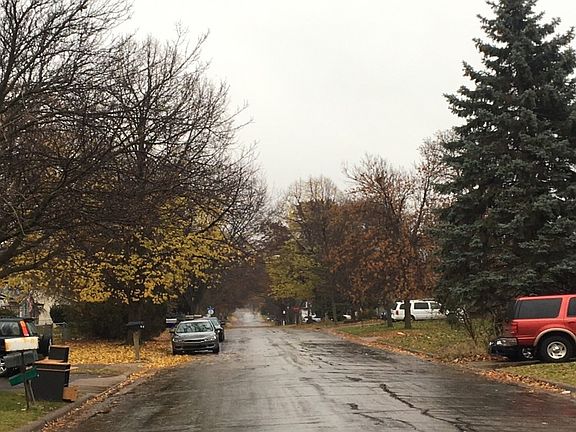 5th image of 2296 12th Ave E