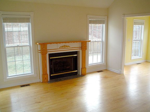 3rd image of 1701 Westover Dr