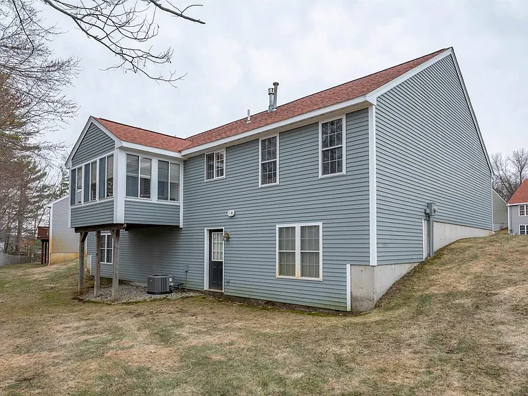4 Myopia Ln — Photo 35