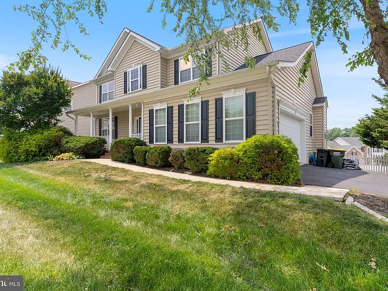 7495 Cavalcade Dr — Photo 3