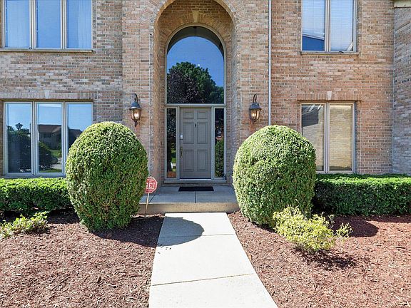 2nd image of 15161 Clifden Dr