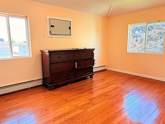 3rd image of 10524 170th St #3