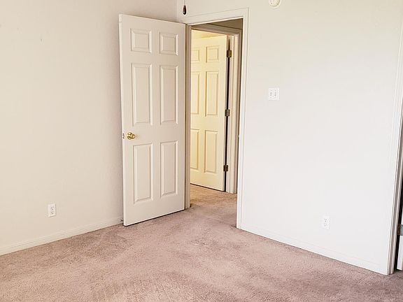 5th image of 1607 Van Zanten Dr #B