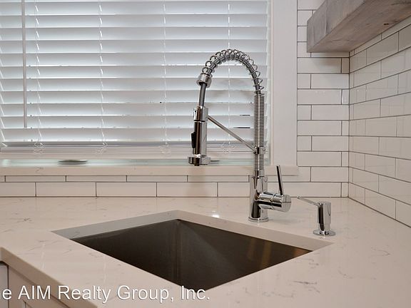 3rd image of 577 Pennsylvania Ave Ste 202