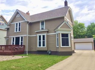 816 Washington St, Cedar Falls, IA 50613