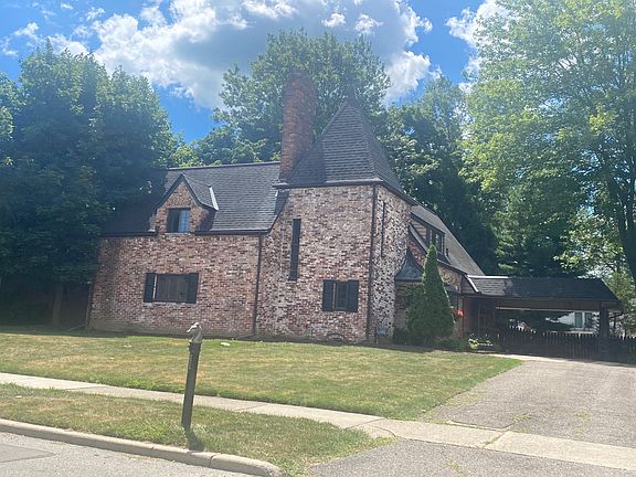 2nd image of 271 Hillcrest Ave