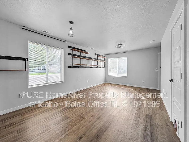 2 bed, 1.5 bath, 960 sqft, $2,095 — Photo 3