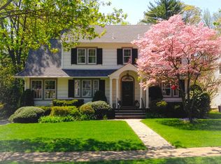 72 Abbington Ter, Glen Rock, NJ 07452