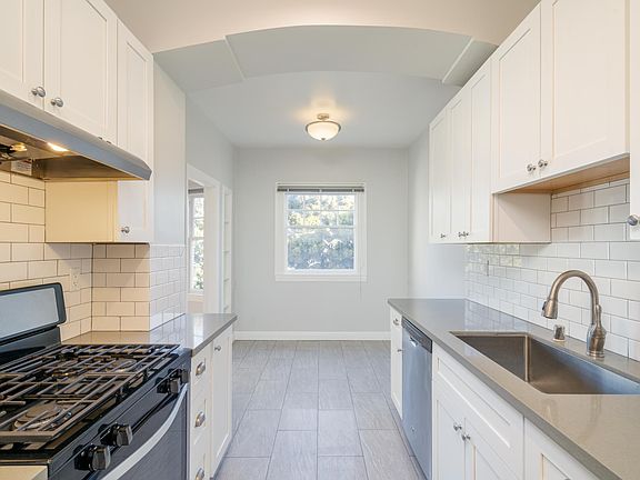 4th image of 1842 Jefferson St #103