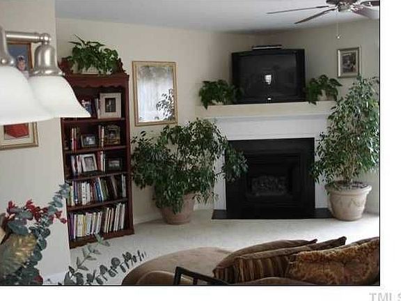 2nd image of 136 Winslow Ln