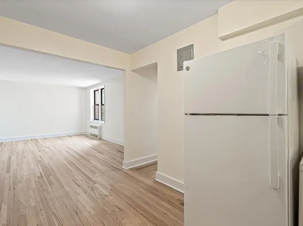 84-23 Manton Street 6E image 3 of 15
