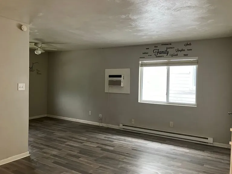 635 W 26th St — Photo 10