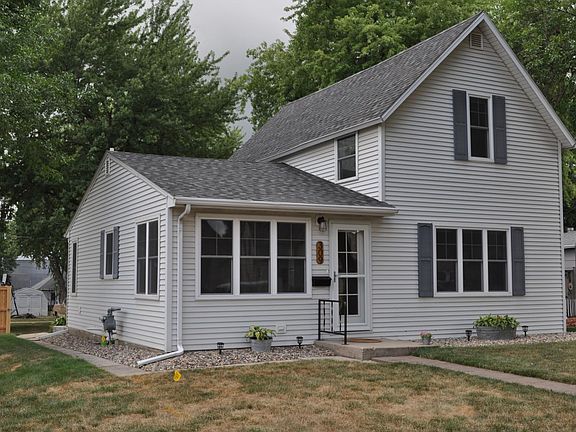 3rd image of 309 N Crawford St