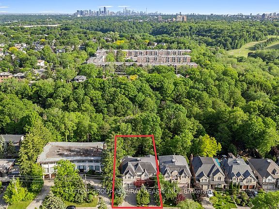 2nd image of 35 Wentworth Ave