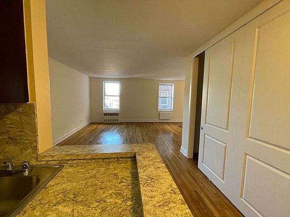 3rd image of 86-25 162nd St #4N