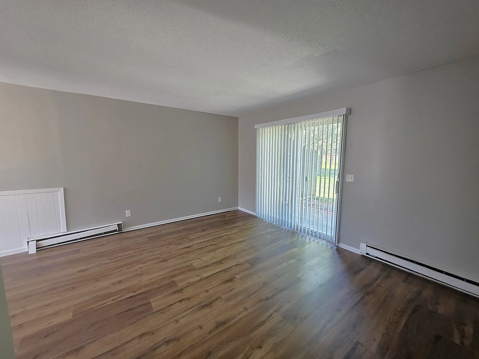 2 bed, 1.5 bath, $1,650 — Photo 3