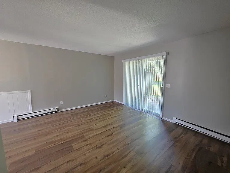 333 Odanah Ave #4C — Photo 3