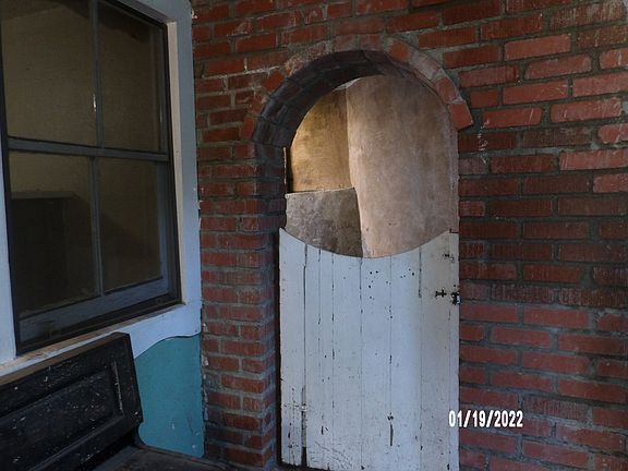 GATEWAY TO THE GARDEN