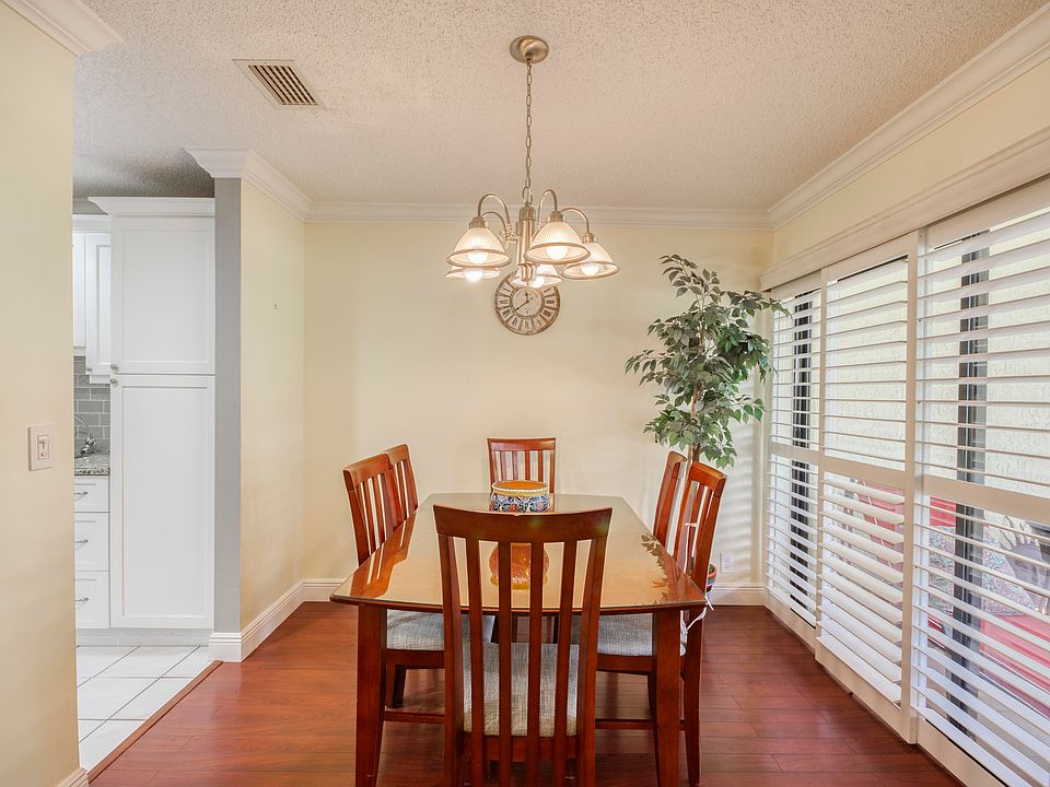 1st image of 10 Lexington Lane E #B