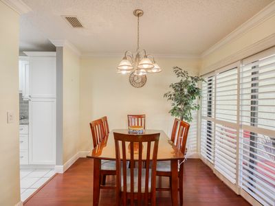 10 Lexington Lane E #B, Palm Beach Gardens, FL, 33418