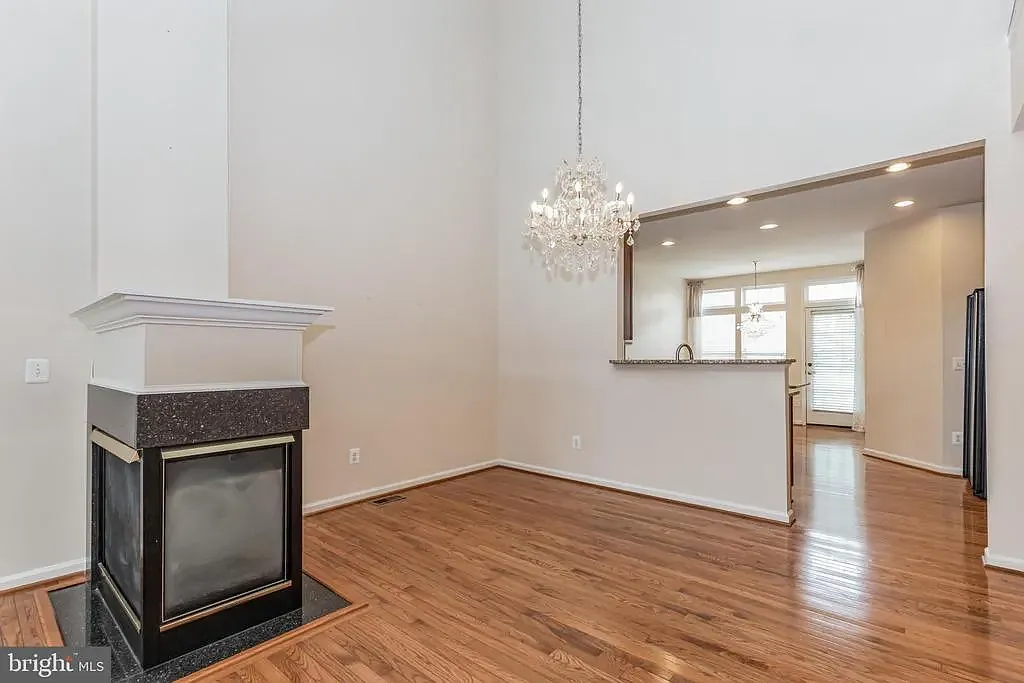 3 bed, 3085 sqft, $3,400 — Photo 3
