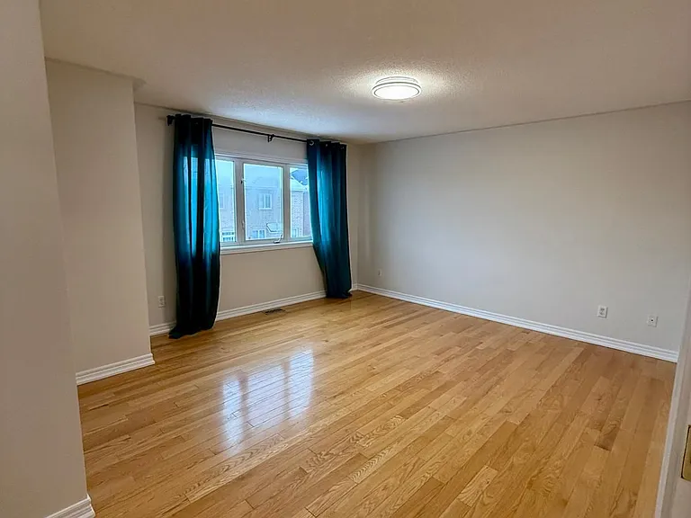 17 Ambercroft St — Photo 9