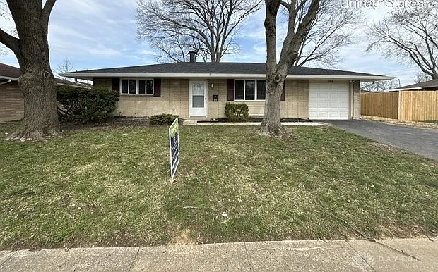 149 Savoy Ave photo 1