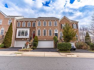5588 Governors Pond Cir, Alexandria, VA 22310