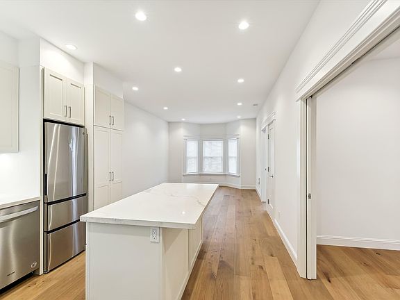 3rd image of 1439 Leavenworth St #1